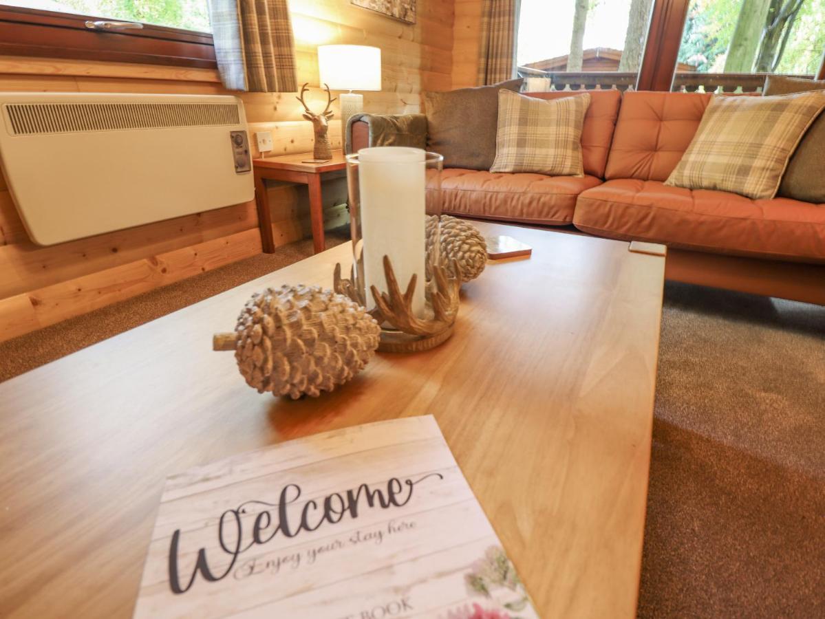 Leafy Hollow Lodge Louth  Buitenkant foto