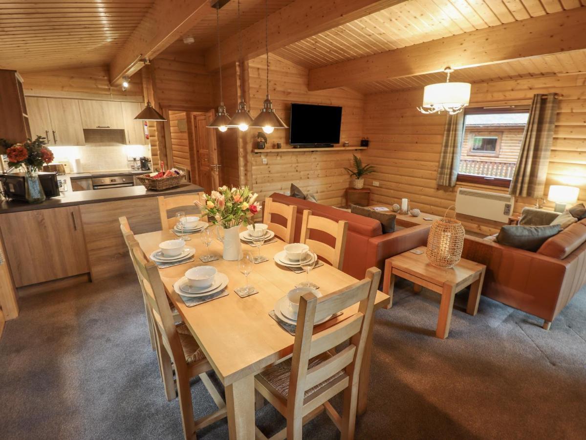 Leafy Hollow Lodge Louth  Buitenkant foto