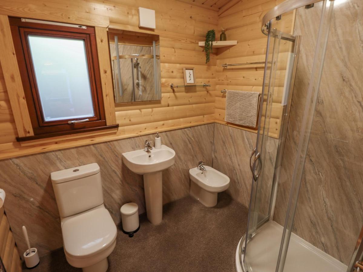 Leafy Hollow Lodge Louth  Buitenkant foto